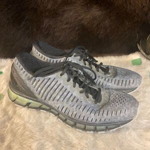 Asics shoes 9.5 (4734)